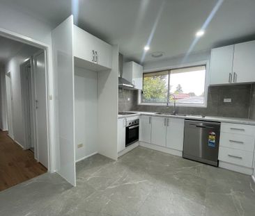 Freshly Renovated 2-Bedroom Unit in a Quiet Court Location! - Photo 1