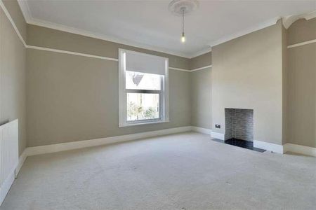 Inglis Road, Southsea, PO5 - Photo 2