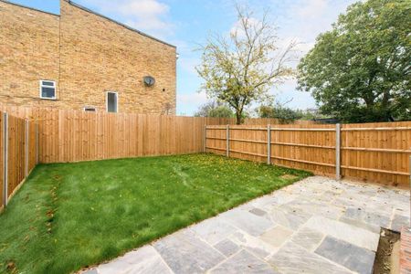 5 bedroom semi-detached house to rent - Photo 4