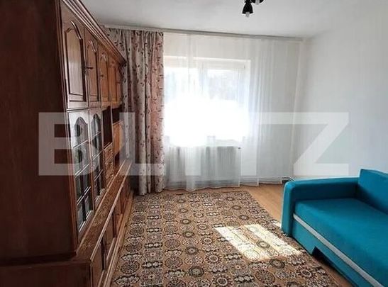 Apartament cu 2 camere, decomandat, 40 mp, zona Gruia - Fotografie 1