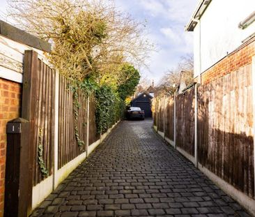 5 bedroom detached house to rent - Photo 2