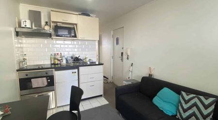 Furnished 2 bedrooms apartment in City - Photo 4