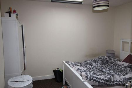 5 bedroom semi-detached house to rent - Photo 3