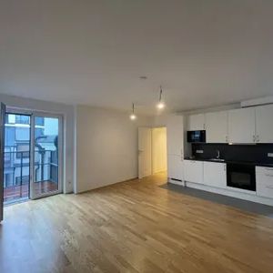 Erstbezug: Neu errichtete 2 Zimmer Dachgeschosswohnung mit Balkon - Photo 2