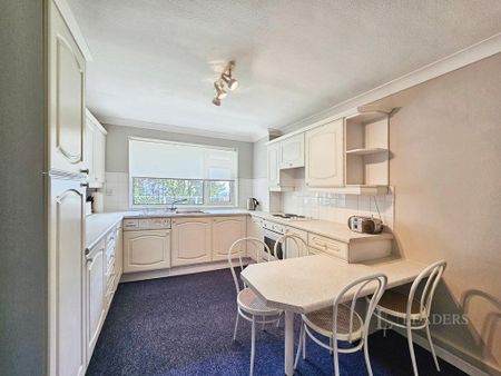 2 bedroom flat to rent - Photo 4