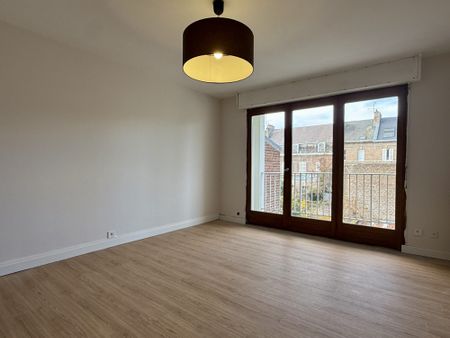 T2 - refait à neuf - cave - parking - 52,31m2 - à 5 min à pie - Photo 2