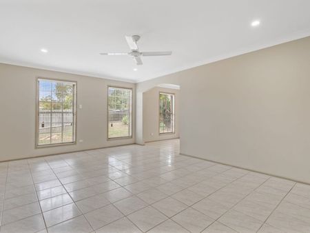 18 Willoughby Crescent, 4127, Springwood Qld - Photo 5