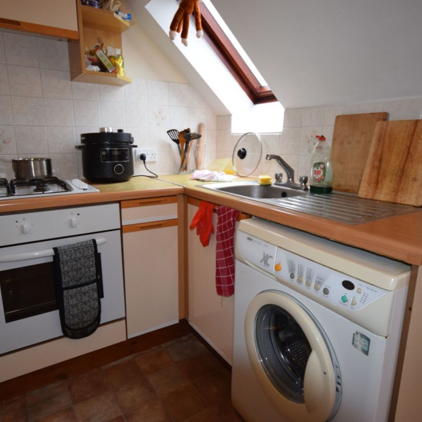 3 Bedroom Flat To Rent in Westbourne - £1,718 pcm Tenancy Info - Photo 1