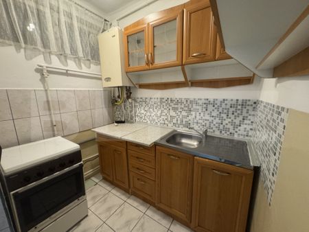 Garsonieră de închiriat – parter, confortabilă și acce - Fotografie 3