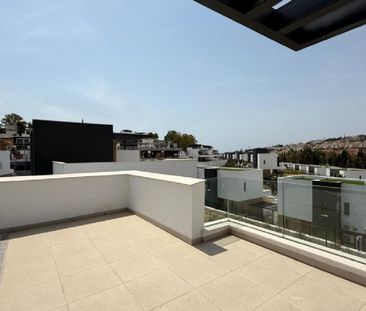 3 Bedroom Villa For Rent in Estepona, Málaga - Photo 4