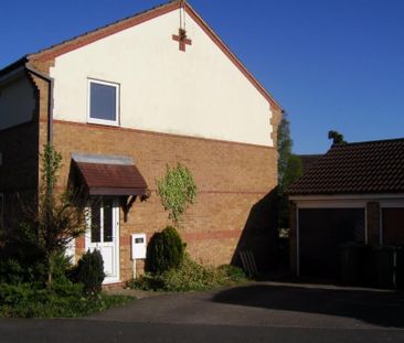 2 Bedroom Semi-Detached House - Photo 1