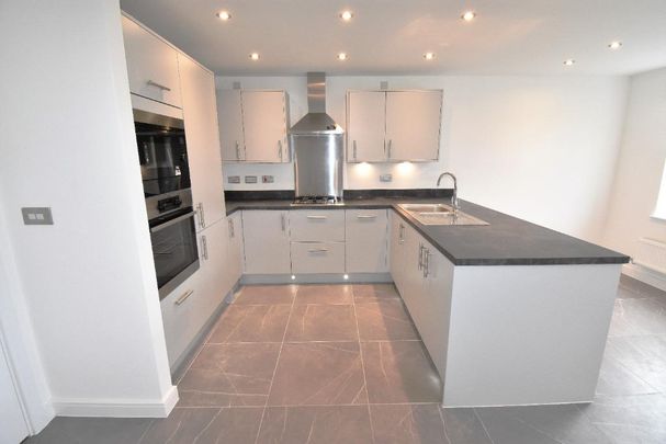 2 bedroom flat to rent - Photo 1