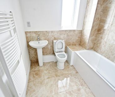 2 Bed Penthouse, Moore View, HA9 - Photo 6