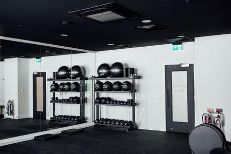 4 bedroom flat to rent - Photo 2