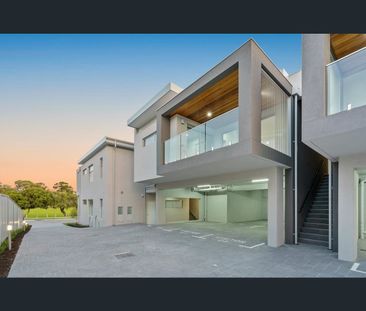 2/21 Green Road, Hillarys, WA 6025 - Photo 3