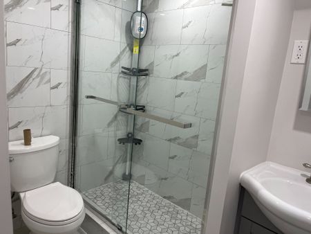 For Lease - 17 Applemore Road Unit# Basement, Toronto, Ontario - Photo 2