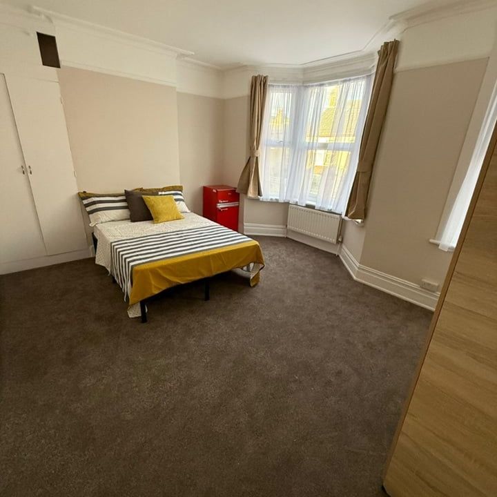 Room in a Shared House, Steele Road, N17 - Photo 1
