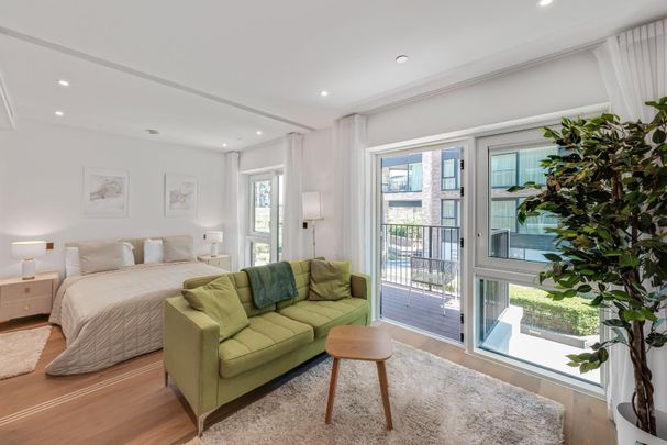 Westwood Building, Chelsea Creek, Fulham, SW6 - Photo 1