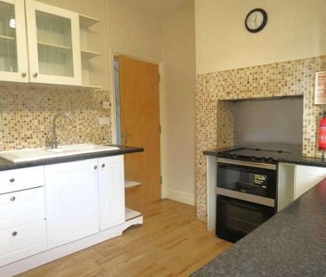 Bedroom Detached House In Ensbury, BH10 - Photo 2