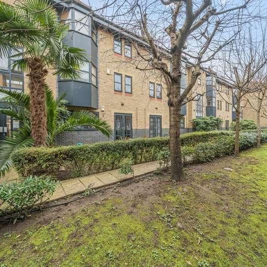 Equity Square, Bethnal Green, E2 - Photo 1