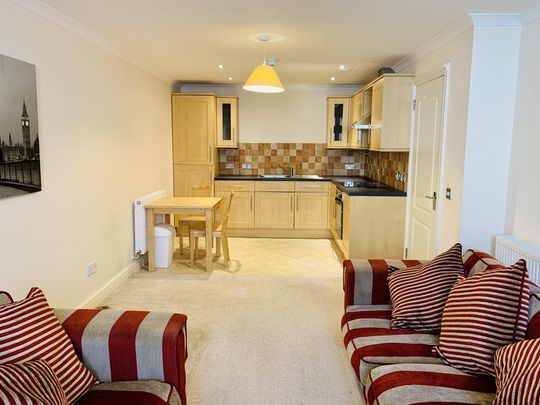 1 bedroom flat to rent - Photo 1