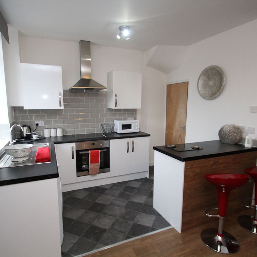 3 Bed - 19 Pennington Street, Woodhouse, Leeds - LS6 2JP - Student - Photo 1