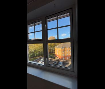 3 Bed Flat, Princes Place, LU2 - Photo 3