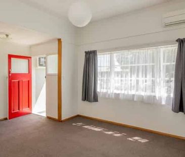 Tidy Two Bedroom Home - Photo 3
