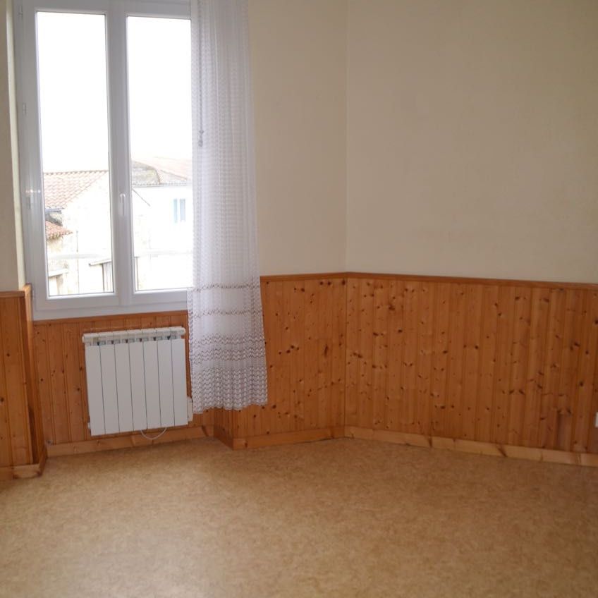 Location Appartement 1 pièce 28m² STE HERMINE 85210 - Photo 1