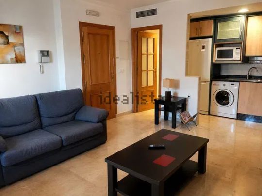 Alquiler de piso en Calle Puyola - Photo 1