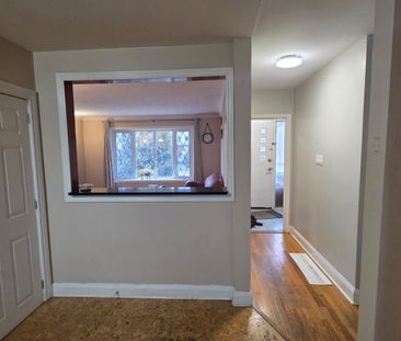 For Lease - 176 OAKRIDGE Boulevard Unit# 1, Meadowlands - Crestview... - Photo 1