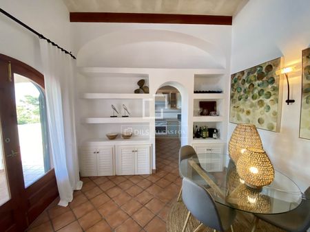 Excellent 3 Bedroom house / villa for rent in Ciutadella, Balearic Islands - Photo 2