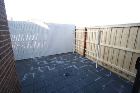41 Waverley Park Drive, Mulgrave VIC 3170 - Townhouse For Rent | Domain - Photo 3