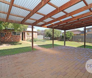 35 Bluett Crescent, Turvey Park NSW 2650 - Photo 4