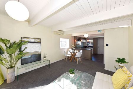 Charming 2BR Townhouse close to the University - Photo 5