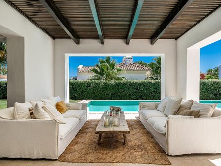 Luxury Villa for rent in Marbella, Andalusia - Photo 4