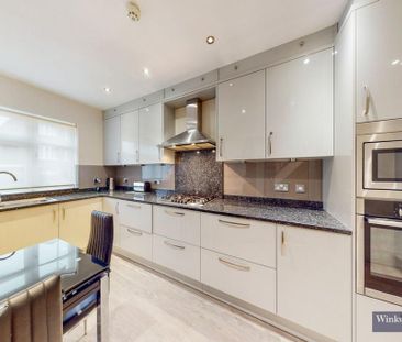 5 bedroom detached house to rent - Photo 4