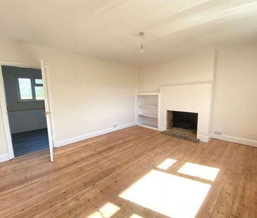 A recently refurbished 1930's family home in Tudeley. - Photo 3