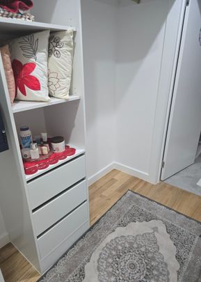 Altona North - Photo 1