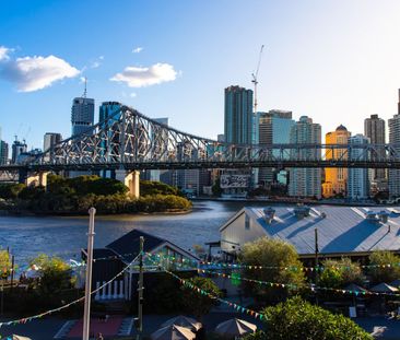 Charming Queenslander Haven in a Premier New Farm Location - Photo 3