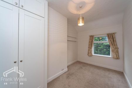 2 bedroom terraced house to rent - Photo 4