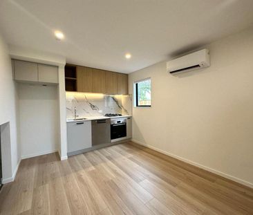 Modern sunny 2 Bedroom home! - Photo 2