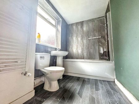 2 bed ground floor flat to rent in NE10 - Photo 2