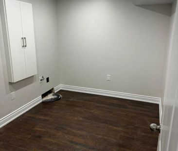 Detached Home For Lease | W9037369 - Photo 3