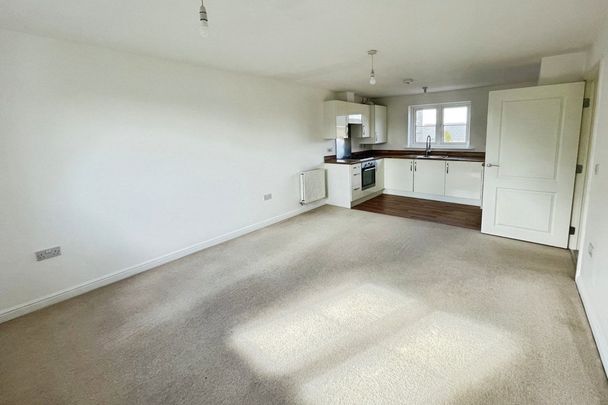 Carver Close - Photo 1