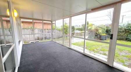 Riccarton - 3 Bedroom - Photo 2