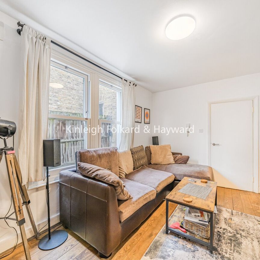 Brightwell Crescent, London, SW17 - Photo 1