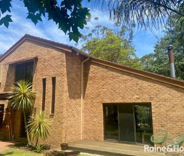 Family Comfort in a Quiet Neighbourhood - Photo 2