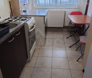 DE INCHIRIAT - Photo 3