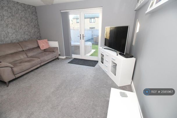 2 bedroom semi-detached house to rent - Photo 1